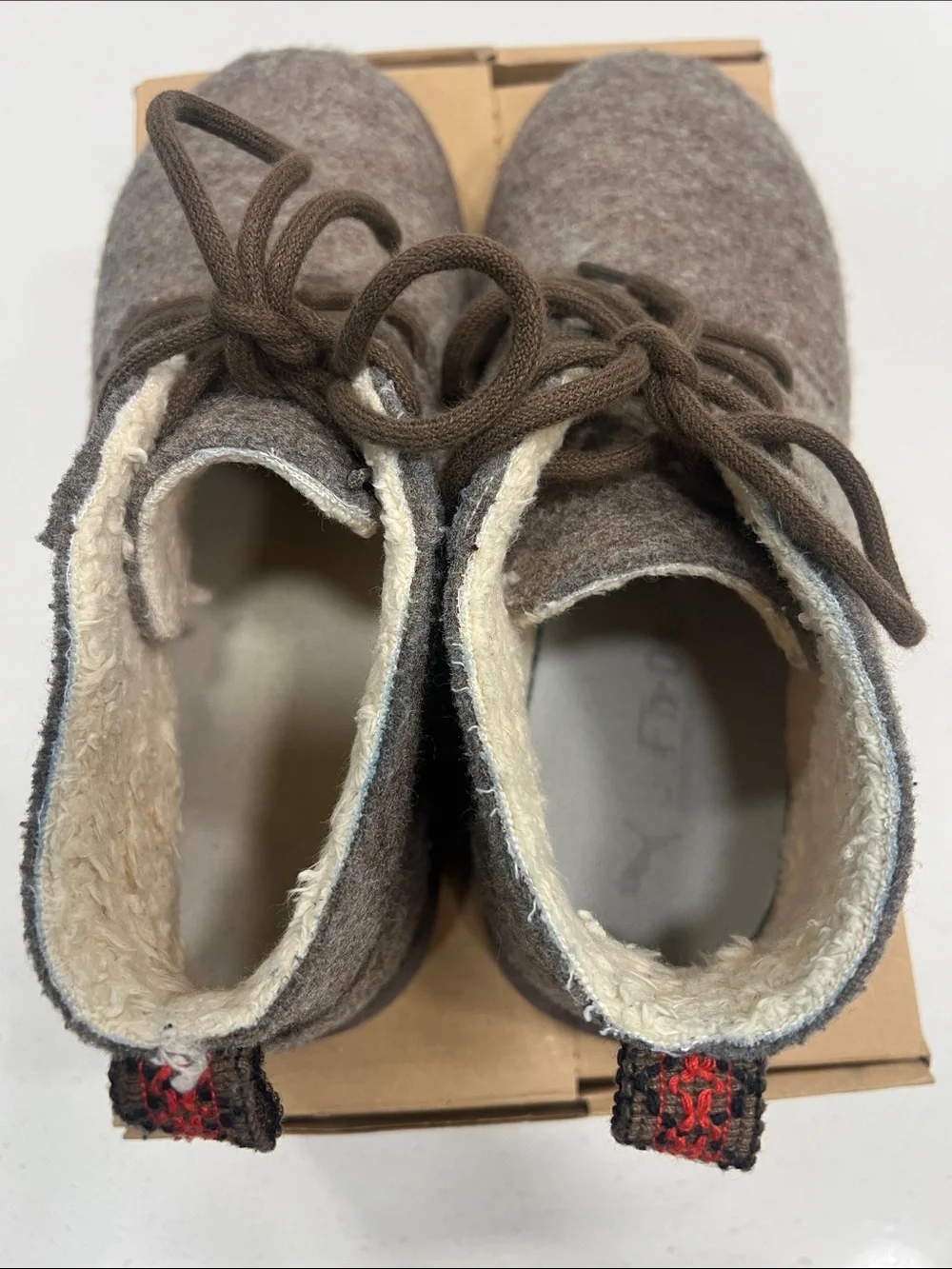 UGG Refelt Neumel Women’s size 9